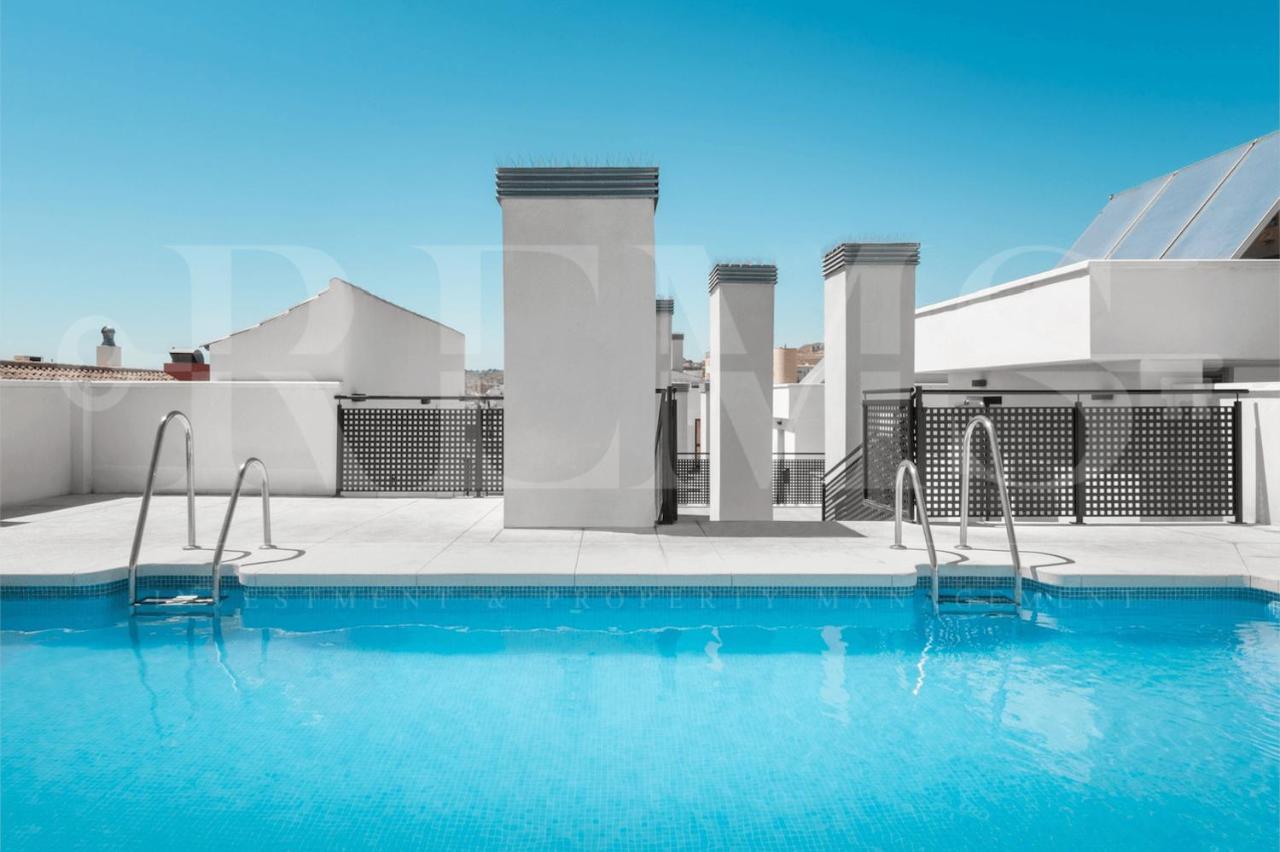 Relaxing Apartment With Community Pool & Parking- Center Málaga Extérieur photo