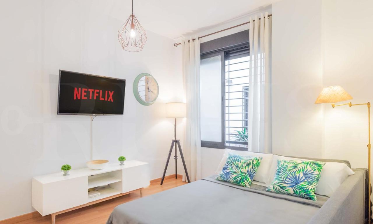 Relaxing Apartment With Community Pool & Parking- Center Málaga Extérieur photo