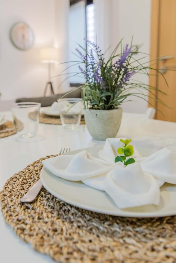 Relaxing Apartment With Community Pool & Parking- Center Málaga Extérieur photo