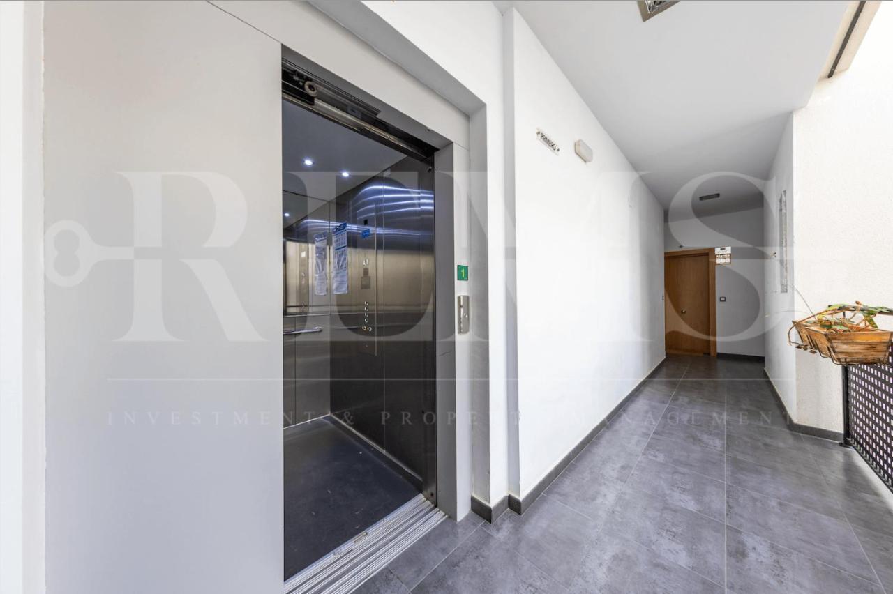 Relaxing Apartment With Community Pool & Parking- Center Málaga Extérieur photo